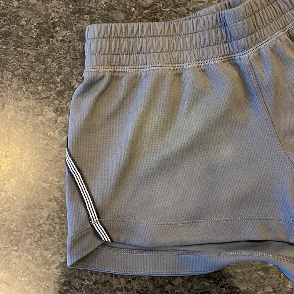 Adidas athletic shorts SZ S - Picture 8 of 8